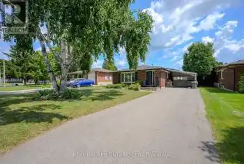 905 Cloverleaf Drive, Burlington (LaSalle), Ontario L7T3Y8, 3 Bedrooms Bedrooms, ,2 BathroomsBathrooms,All Houses,For Sale,Cloverleaf,W9302405