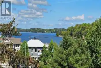 811 BAY Street, Gravenhurst, Ontario P1P1G7, 6 Bedrooms Bedrooms, ,3 BathroomsBathrooms,All Houses,For Sale,BAY,40642750