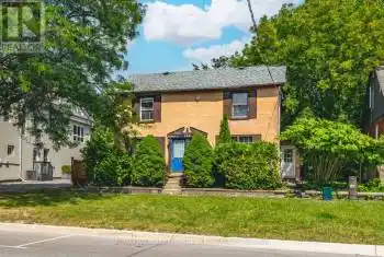 138 Collier Street, Barrie (City Centre), Ontario L4M1H4, 2 Bedrooms Bedrooms, ,3 BathroomsBathrooms,All Houses,For Sale,Collier,S9304682