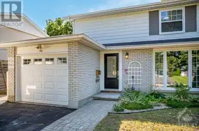 34 LINDHURST Crescent Ottawa Ontario K2G0T7