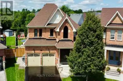 32 Court Caledon (Caledon East) Ontario L7C3S2