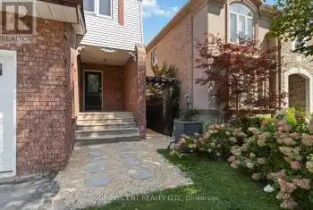 13 Mohawk Avenue, Mississauga (Port Credit), Ontario L5G3R5, 4 Bedrooms Bedrooms, ,4 BathroomsBathrooms,All Houses,For Sale,Mohawk,W9309432