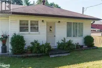 221 MAIN Street, Huntsville, Ontario P1H1Y1, 3 Bedrooms Bedrooms, ,1 BathroomBathrooms,All Houses,For Sale,MAIN,40644022