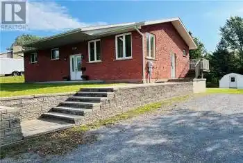 1728 FLOYD Avenue, Kingston (City North of 401), Ontario K7L4V4, 4 Bedrooms Bedrooms, ,2 BathroomsBathrooms,All Houses,For Sale,FLOYD,X9412215