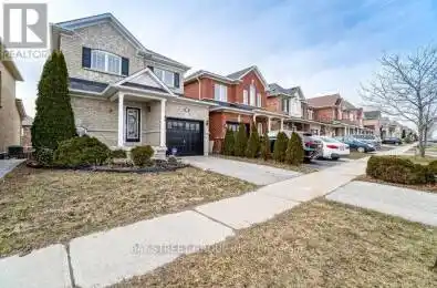 25 Court Ajax (Northeast Ajax) Ontario L1Z1S4