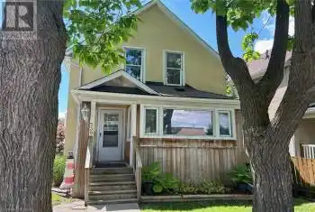 539 KING Street, Welland, Ontario L3B3K9, 4 Bedrooms Bedrooms, ,2 BathroomsBathrooms,All Houses,For Sale,KING,40645647