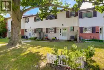 1279 Redbank Crescent Unit# 14, Oakville (College Park), Ontario L6H1Y4, 3 Bedrooms Bedrooms, ,2 BathroomsBathrooms,All Houses,For Sale,Redbank,W9343899