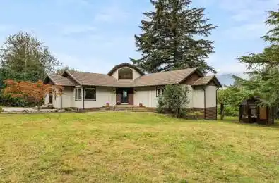 8379 CHELMSFORD Place Chilliwack British Columbia V2R3X2