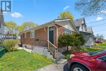 148 YOUNG Street, Welland, Ontario L3B4C8, 5 Bedrooms Bedrooms, ,2 BathroomsBathrooms,All Houses,For Sale,YOUNG,40645995