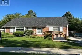 18 Pleasant Avenue, Toronto (Newtonbrook West), Ontario M2M1L9, 3 Bedrooms Bedrooms, ,1 BathroomBathrooms,All Houses,For Sale,Pleasant,C9299786