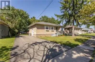 19 Avenue Welland Ontario L3C1Z6