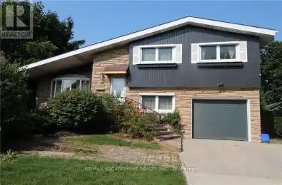 24 Place Hamilton (Landsdale) Ontario L9C3W7