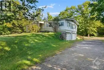 1338 USBORNE Street, McNab/Braeside, Ontario K0A1G0, 3 Bedrooms Bedrooms, ,1 BathroomBathrooms,All Houses,For Sale,Braeside,USBORNE,X9519016