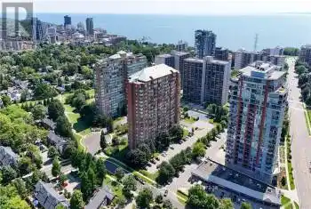 1270 Maple Crossing Boulevard Unit# 101, Burlington (Brant), Ontario L7S2J3, 2 Bedrooms Bedrooms, ,2 BathroomsBathrooms,Condo,For Sale,Maple Crossing,W9352074