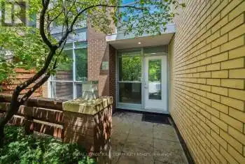 33 Singer Court Unit# TH5, Toronto (Don Valley Village), Ontario M2K0B4, 3 Bedrooms Bedrooms, ,3 BathroomsBathrooms,All Houses,For Sale,Singer,C9250423