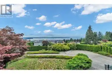 2171 WESTHILL Wynd West Vancouver British Columbia V7S2Z3