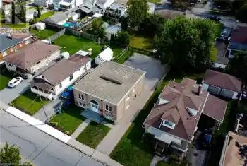 278 CROWLAND Avenue, Welland, Ontario L3B1X6, 5 Bedrooms Bedrooms, ,4 BathroomsBathrooms,All Houses,For Sale,CROWLAND,XH4207020