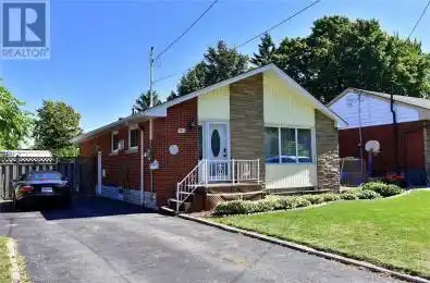 161 KINGS FOREST Drive Hamilton Ontario L8T4K2