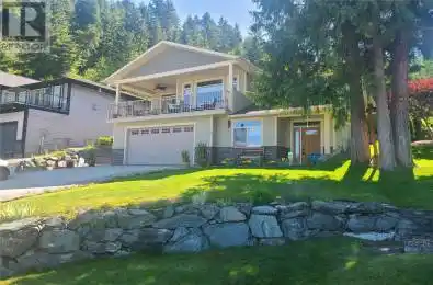 2592 Alpen Paradies Road Unit# 7 Blind Bay British Columbia V0E1H1