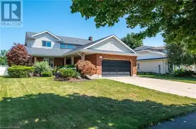 7624 BERNADETTE Crescent Niagara Falls Ontario L2H2X2