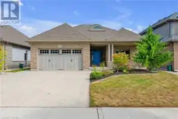 140 CREEKSIDE Drive, Welland, Ontario L3C0B4, 5 Bedrooms Bedrooms, ,3 BathroomsBathrooms,All Houses,For Sale,CREEKSIDE,XH4203566