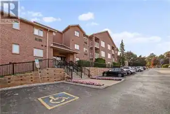 3050 PINEMEADOW Drive Unit# 56, Burlington, Ontario L7M3X5, 2 Bedrooms Bedrooms, ,2 BathroomsBathrooms,Condo,For Sale,PINEMEADOW,XH4203542