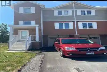 3 Denistoun St, Welland, Ontario L3C 6J6, 3 Bedrooms Bedrooms, 7 Rooms Rooms,3 BathroomsBathrooms,All Houses,Rented,Denistoun,X9354535