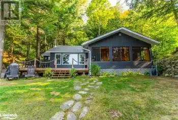 1017 TANAMAKOON Lane, Haliburton, Ontario K0M1S0, 3 Bedrooms Bedrooms, ,1 BathroomBathrooms,All Houses,For Sale,TANAMAKOON,40645912