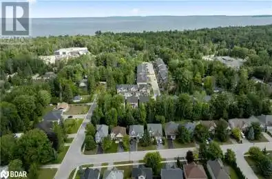 8 Court Wasaga Beach Ontario L9Z0H3