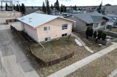 5015 7 Avenue Unit# 5015 Edson Alberta T7E1N7