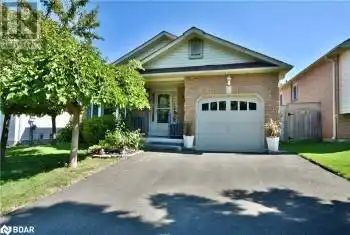 31 HARWOOD Drive, Barrie, Ontario L4N7B9, 2 Bedrooms Bedrooms, ,2 BathroomsBathrooms,All Houses,For Sale,HARWOOD,40650439