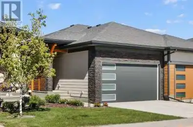 211 Cove Calgary Alberta T3M3P4