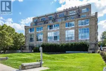 3 FATHER DAVID BAUER Drive Unit# 400, Waterloo, Ontario N2L6M1, 3 Bedrooms Bedrooms, ,2 BathroomsBathrooms,Condo,For Sale,FATHER DAVID BAUER,40648460