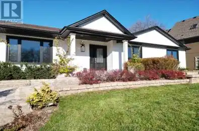 106 Avenue Hamilton (Waterdown) Ontario L9H7G3