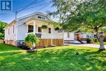 92 DELHI Street, Port Colborne, Ontario L3K3K9, 2 Bedrooms Bedrooms, ,1 BathroomBathrooms,All Houses,For Sale,DELHI,40651138