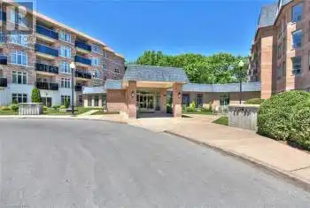 8111 FOREST GLEN Drive Unit# 427, Niagara Falls (208 - Mt. Carmel), Ontario L2H2Y7, 2 Bedrooms Bedrooms, ,2 BathroomsBathrooms,Condo,For Sale,FOREST GLEN,X9413798