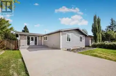 10604 Oakmoor Way Calgary Alberta T2W2H8