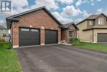 15 Virginia Cres, Belleville, Ontario K8N 0K5, 4 Bedrooms Bedrooms, 12 Rooms Rooms,3 BathroomsBathrooms,All Houses,Sold,Virginia,X9368295