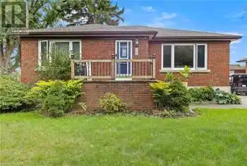 6788 STAMFORD GREEN Drive, Niagara Falls (206 - Stamford), Ontario L2J1V1, 3 Bedrooms Bedrooms, ,2 BathroomsBathrooms,All Houses,For Sale,STAMFORD GREEN,X9414742