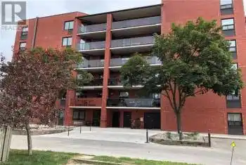 536 11TH Avenue Unit# 404, Hanover, Ontario N4N2S4, 2 Bedrooms Bedrooms, ,2 BathroomsBathrooms,Condo,For Sale,11TH,40655547