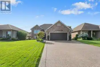 130 Loretta Drive, Niagara-on-the-Lake, Ontario L0S1T0, 4 Bedrooms Bedrooms, ,2 BathroomsBathrooms,All Houses,For Sale,Loretta,X9375835