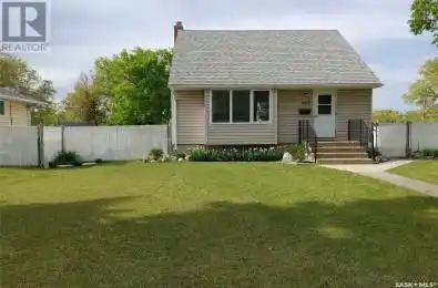 820 COTEAU STREET W Moose Jaw Saskatchewan S6H5E8