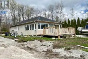 428 Limerick Street, Innisfil, Ontario L0L1K0, 2 Bedrooms Bedrooms, ,1 BathroomBathrooms,All Houses,For Rent,Limerick,N9254380