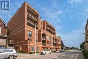 47 CAROLINE Street Unit# 403, Hamilton, Ontario L8R2R6, 2 Bedrooms Bedrooms, ,1 BathroomBathrooms,Condo,For Sale,CAROLINE,40643277