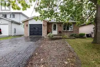 3 Sinclair Court, Barrie (Sunnidale), Ontario L4N5X8, 3 Bedrooms Bedrooms, ,2 BathroomsBathrooms,All Houses,For Sale,Sinclair,S9388456