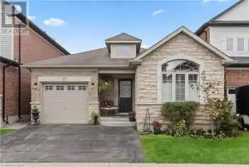 77 AVERY Crescent Unit# 11, St. Catharines (456 - Oakdale), Ontario L2P0E5, 2 Bedrooms Bedrooms, ,3 BathroomsBathrooms,All Houses,For Sale,AVERY,X9415114