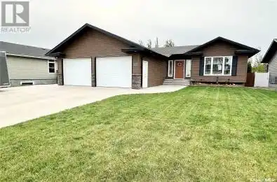 800 Johnston DRIVE Weyburn Saskatchewan S4H3M5