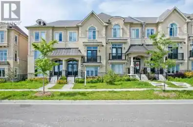 18 Campobello Street Vaughan (Patterson) Ontario L6A5B3