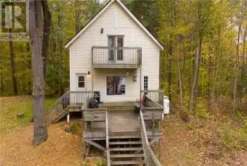 1035 COZY RIDGE Lane, South Frontenac (Frontenac South), Ontario K0H1W0, 2 Bedrooms Bedrooms, ,1 BathroomBathrooms,All Houses,For Sale,COZY RIDGE,X9413209