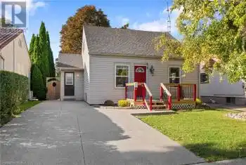 17 SANDOWN Street, St. Catharines (446 - Fairview), Ontario L2N1X9, 3 Bedrooms Bedrooms, ,1 BathroomBathrooms,All Houses,For Sale,SANDOWN,X9415327